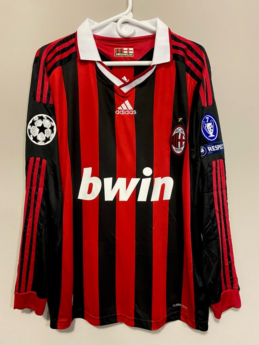 Vintage AC Milan 2009/2010 Ronaldinho UCL home red and black soccer jersey - Picture 2 of 6
